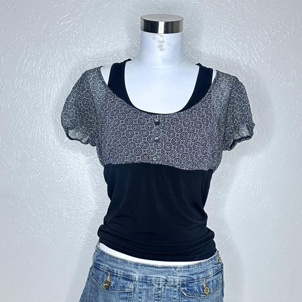 Speechless Women's Black and White Blouse